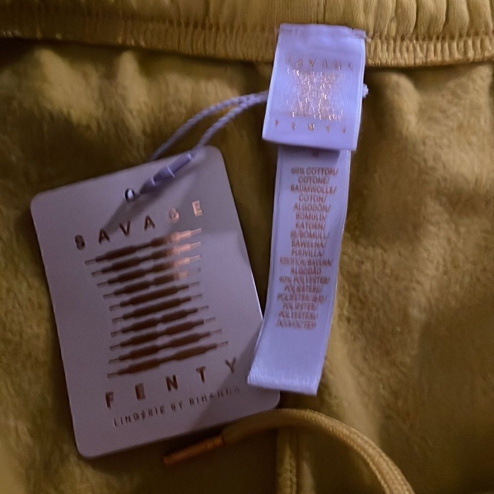 Savage X Fenty Honeycomb Yellow Xssential Rolled Cuff Jogger Sweatpants Size M - Picture 6 of 7